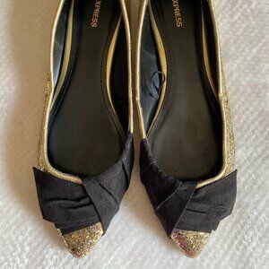 EXPRESS Pointed Toe Slip on Flats in Gold and Black Glitter Size 8
